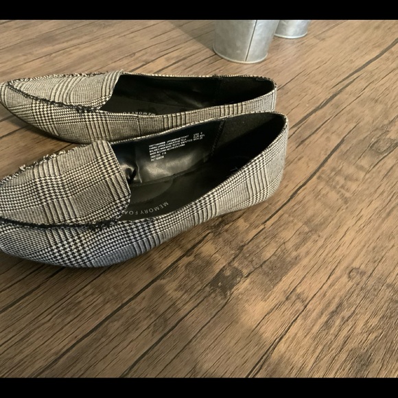 FLAT - Picture 2 of 3